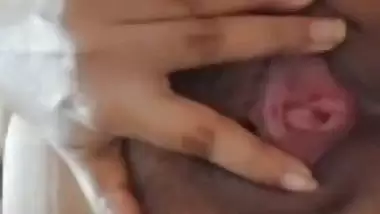 Girlfriend pussy showing on WhatsApp Bengali sex chat