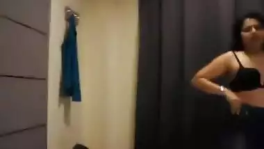 Desi tamil aunty with boss in hotel.mp4