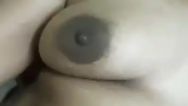 Desi milf takes her lover’s dick in her shaved pussy