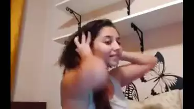 Pakistani sex video of legal age teenager girl sex chat dripped by lover!