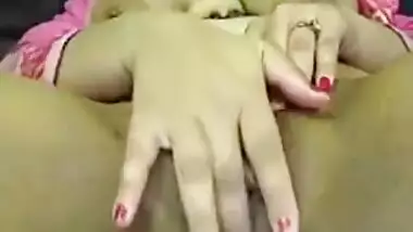 Indian Girl Fingering Herself And Moaning