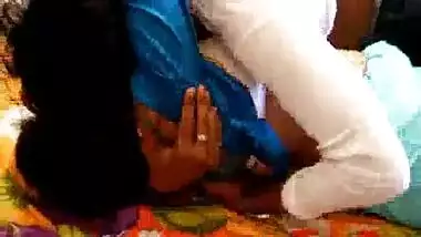 Saree mai badi saali se garma garam sex ki blue film