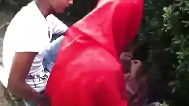 Couple Romance In Park - Movies. video3porn3