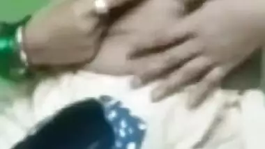 Indian aunty takes off bra to brag about XXX fruits on the camera