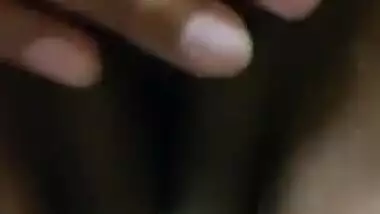 Desi wife fingering pussy