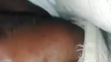 Desi housewife bares nipple but mustachioed guy licks it in XXX video