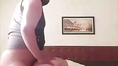 Indian sex MMS of a lover banging his slim GF in bed