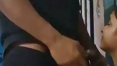 An 18-year-old Indian teen gives a blowjob to her cousin